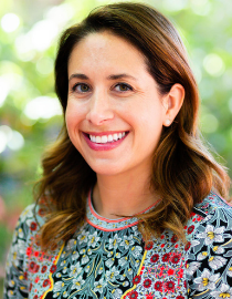 Headshot of Lindsay Freeman