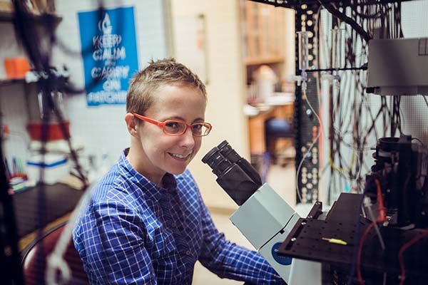 Nadja Mannowetz in the lab