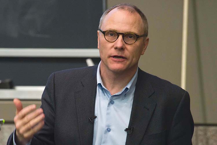 David Card, Class of 1950 Professor of Economics at UC Berkeley, delivers a lecturenomist
