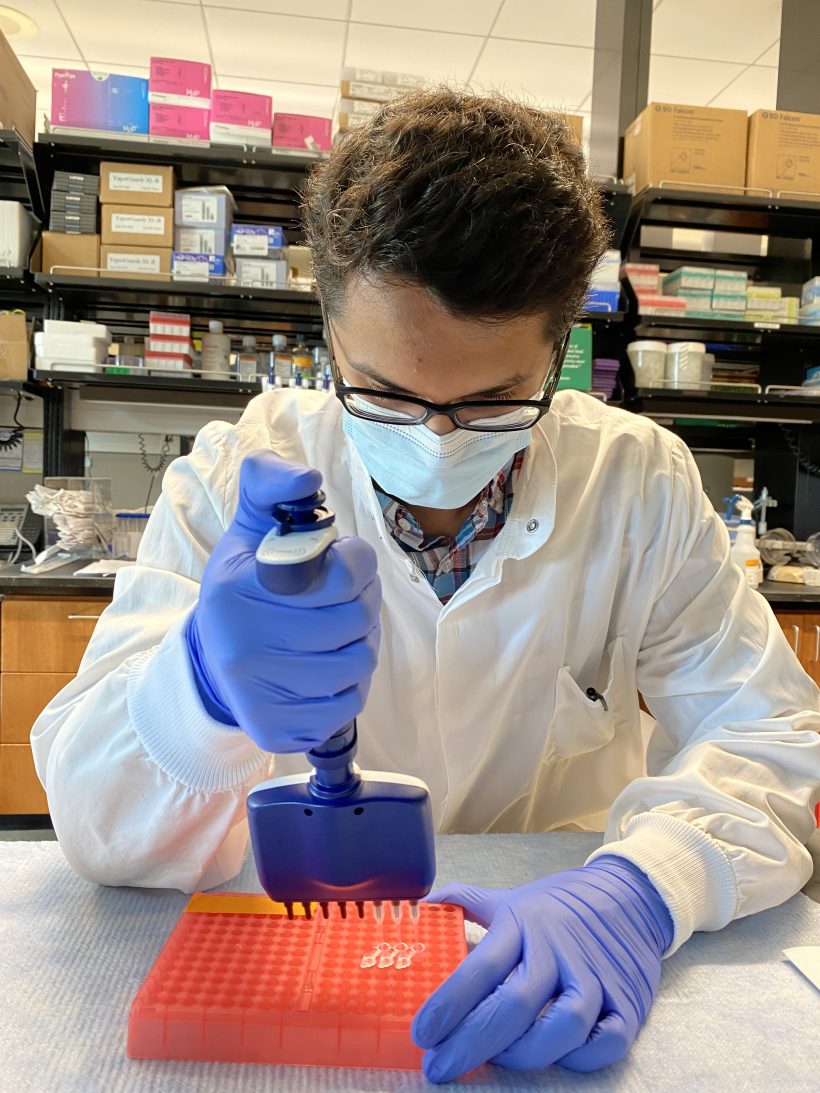 Abdullah Syed in the Doudna lab