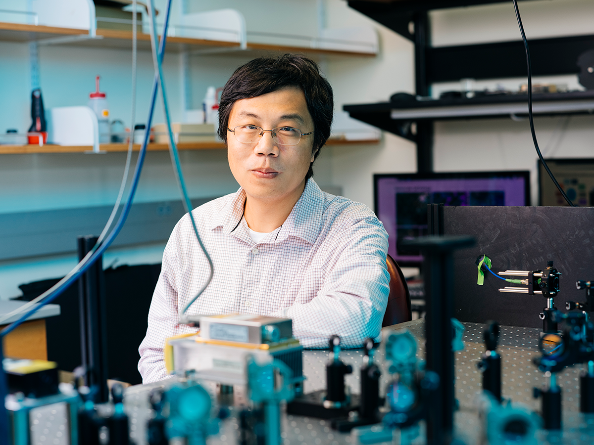 Ke Xu in lab