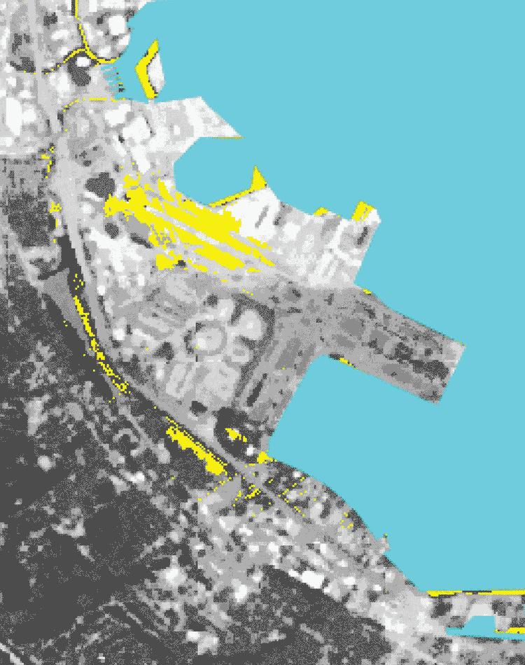 Map of SFO Airport runways that are also susceptible to flooding because of LLS and LSR