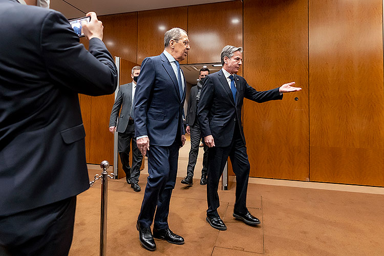 2kZzGKUSecretary of State Antony J. Blinken meets with Russian Foreign Minister Sergey Lavrov left, talks with U.S. Secretary of State Anthony Blinken as the walk down a hallway in Geneva, Switzerland