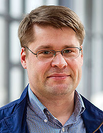 headshot of Yuriy Gorodnichenko, Berkeley economist