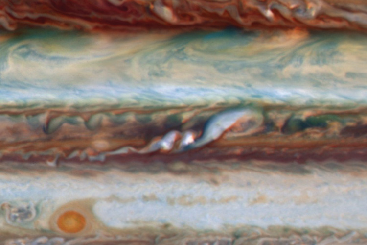 Plumes in Jupiter's atmosphere