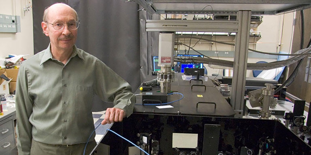 Stephen R. Leone in lab