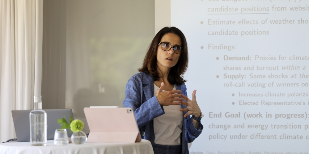 Matilde Bombardini presenting at a conference