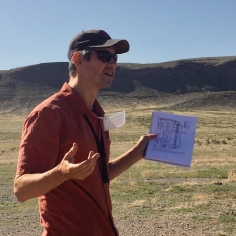 Picture of Seth Finnegan lecturing in the field in Utah