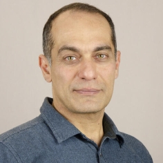 headshot of Nasser Zakariya
