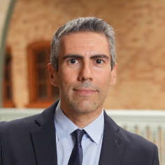 headshot of Pierluigi Nuzzo