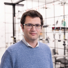 Daniel Stolper in lab setting