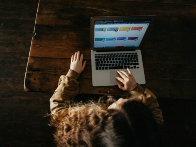 image of a child using the computer