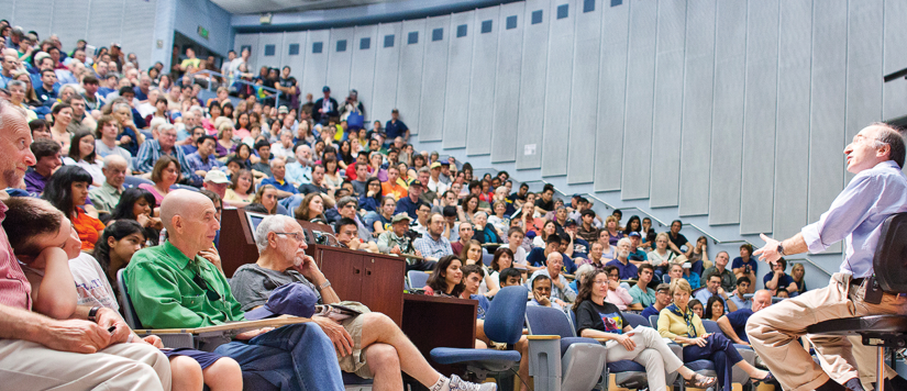 Saul Perlmutter facing lecture hall. Image used for Excellence in Research research highlight.